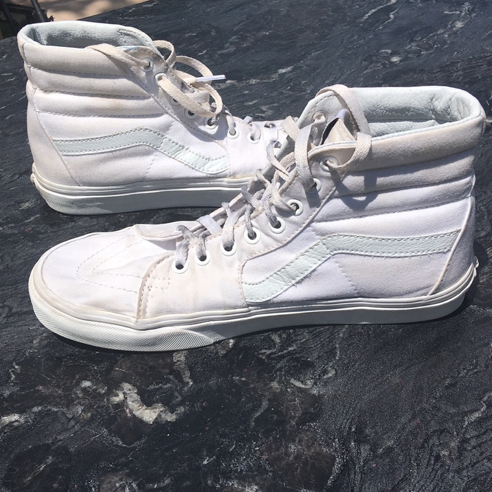 Vans White Hightop!!